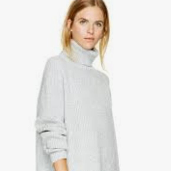 Aritzia Sweaters - NWT Aritzia Oversized Sweater